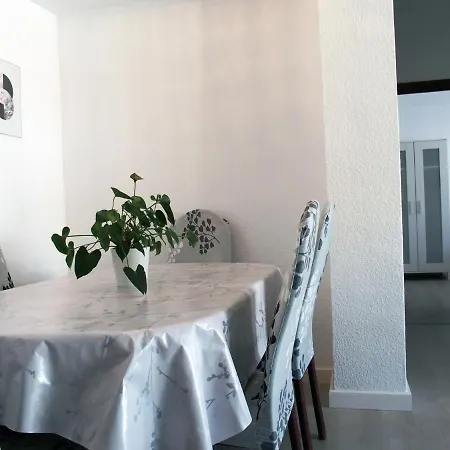 El Piso De Ursula Ayamonte